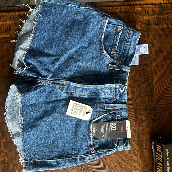 Levi's Ribcage High Waisted Jean Cut Off Shorts Charleston Erosion - Picture 2 of 5
